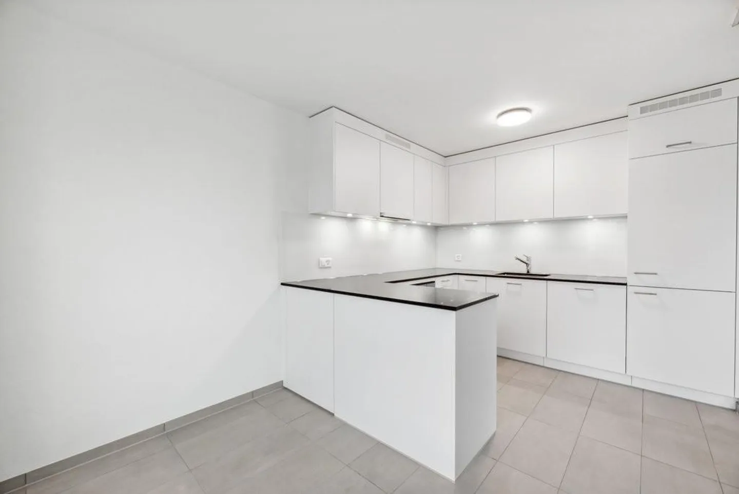 3.5-room apartment with plenty of living space - Photo 2 of 8