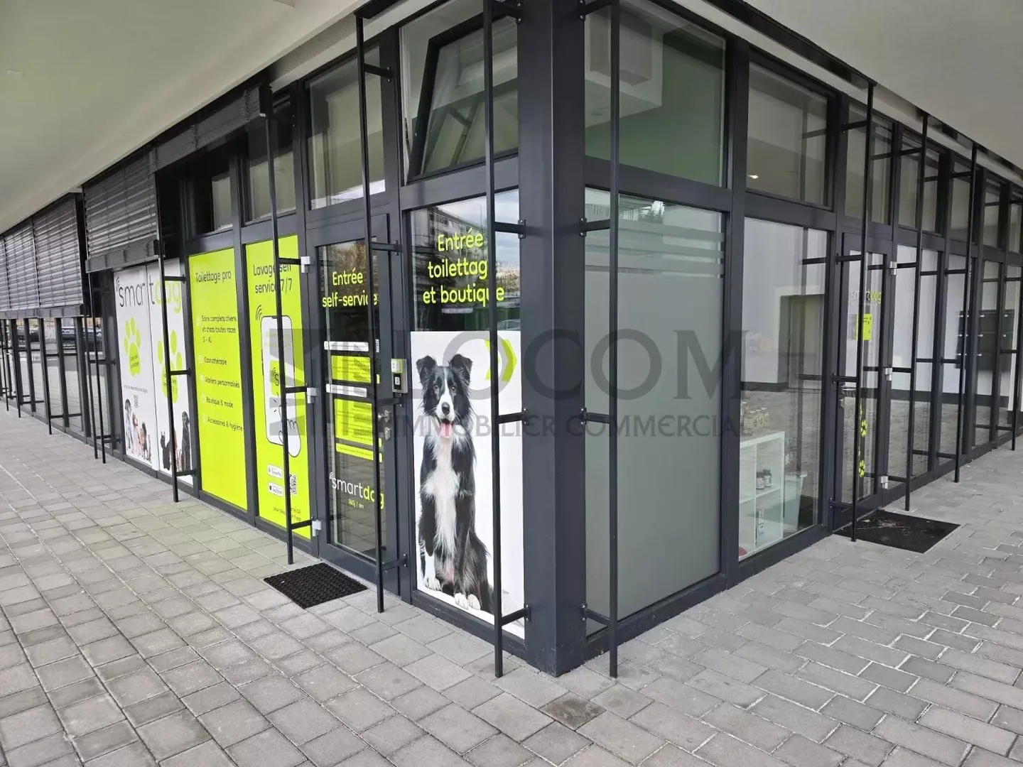 Kommerzielle Arkade mit hoher Sichtbarkeit - Foto 1 von 6