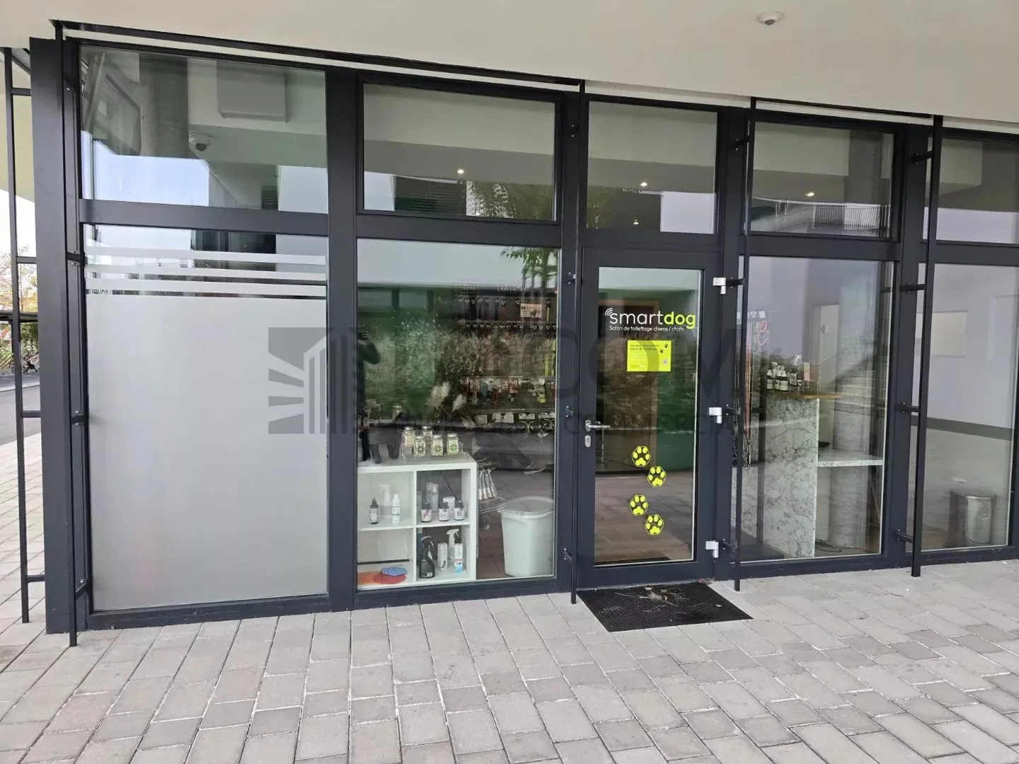 Kommerzielle Arkade mit hoher Sichtbarkeit - Foto 2 von 6