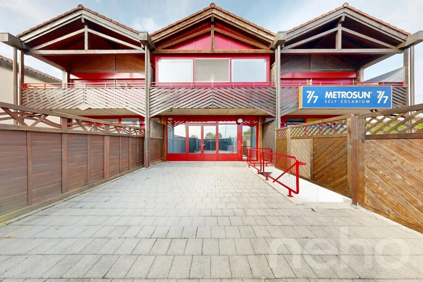 Immeuble mixte avec locaux commerciaux et appartement 3.5 pièces - Foto 1 di 12
