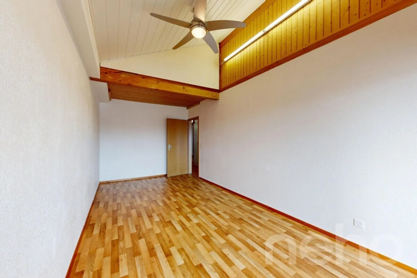 Immeuble mixte avec locaux commerciaux et appartement 3.5 pièces - Foto 8 di 12