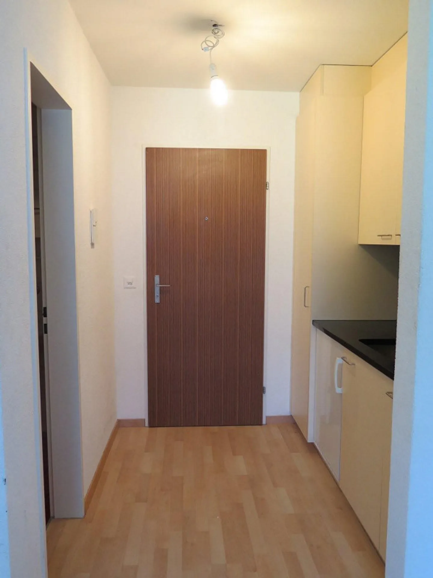 Cozy 1 bedroom apartment in a central location - Photo 2 of 6