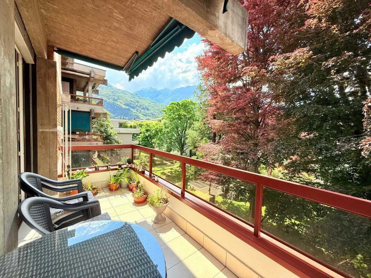 Geräumige Wohnung mit Terrasse - Foto 4 von 8