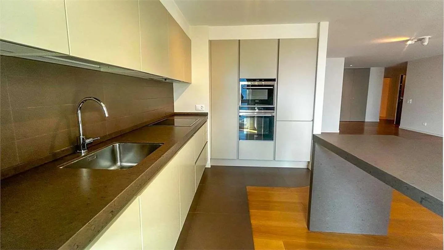 MELIDE: GERÄUMIGE 5,5 ZIMMER MIT SEEBLICK - Foto 5 von 10