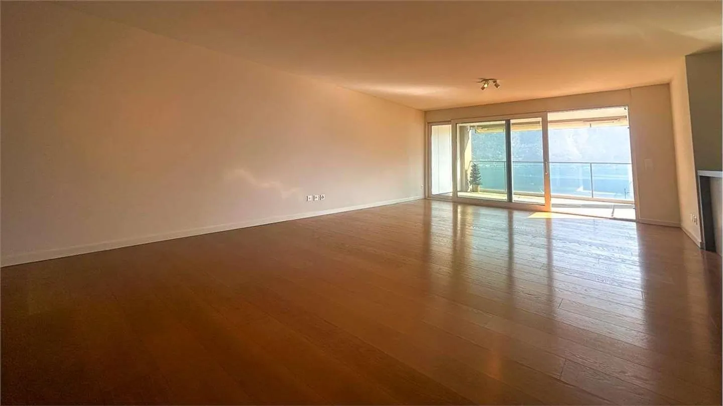 MELIDE: GERÄUMIGE 5,5 ZIMMER MIT SEEBLICK - Foto 6 von 10