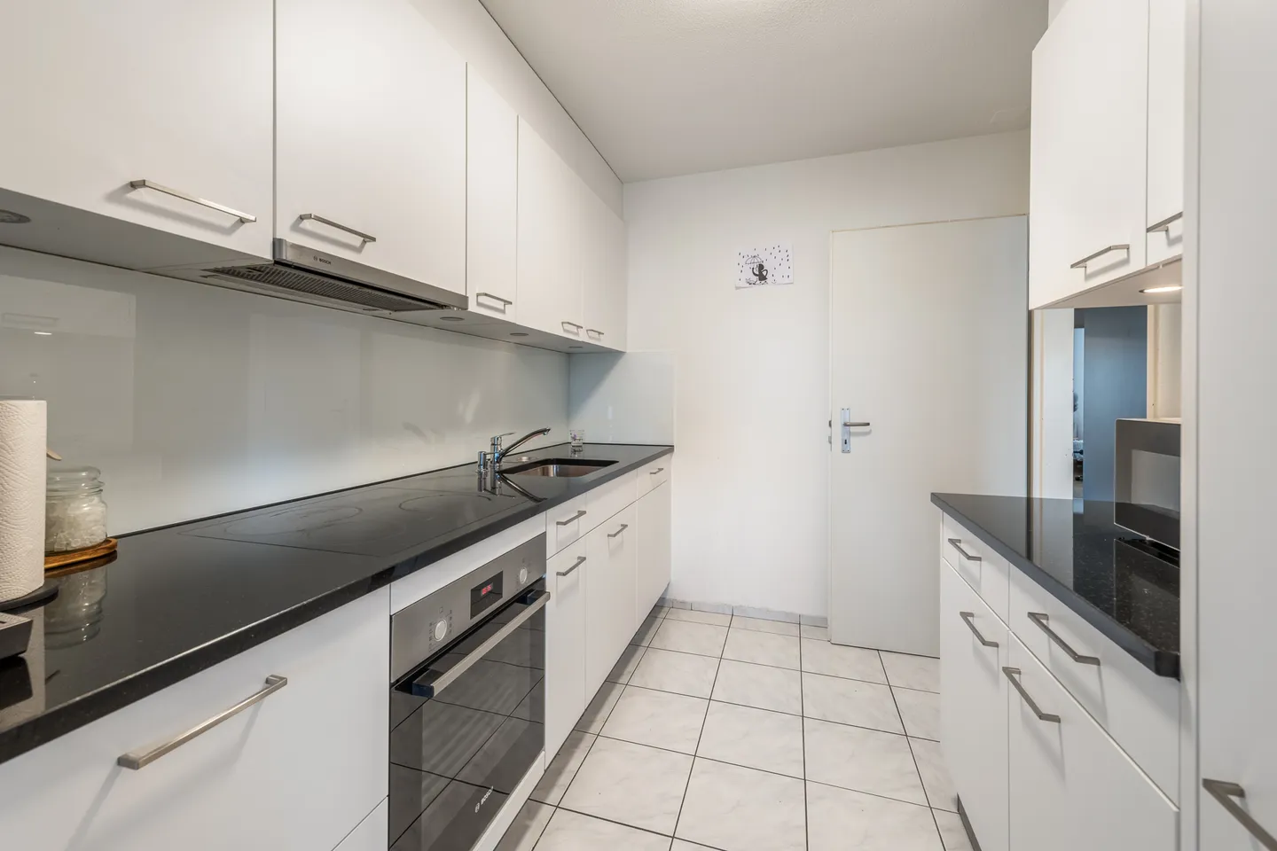 Maison multifamiliale avec 12 unités et garage - Photo 3 sur 9