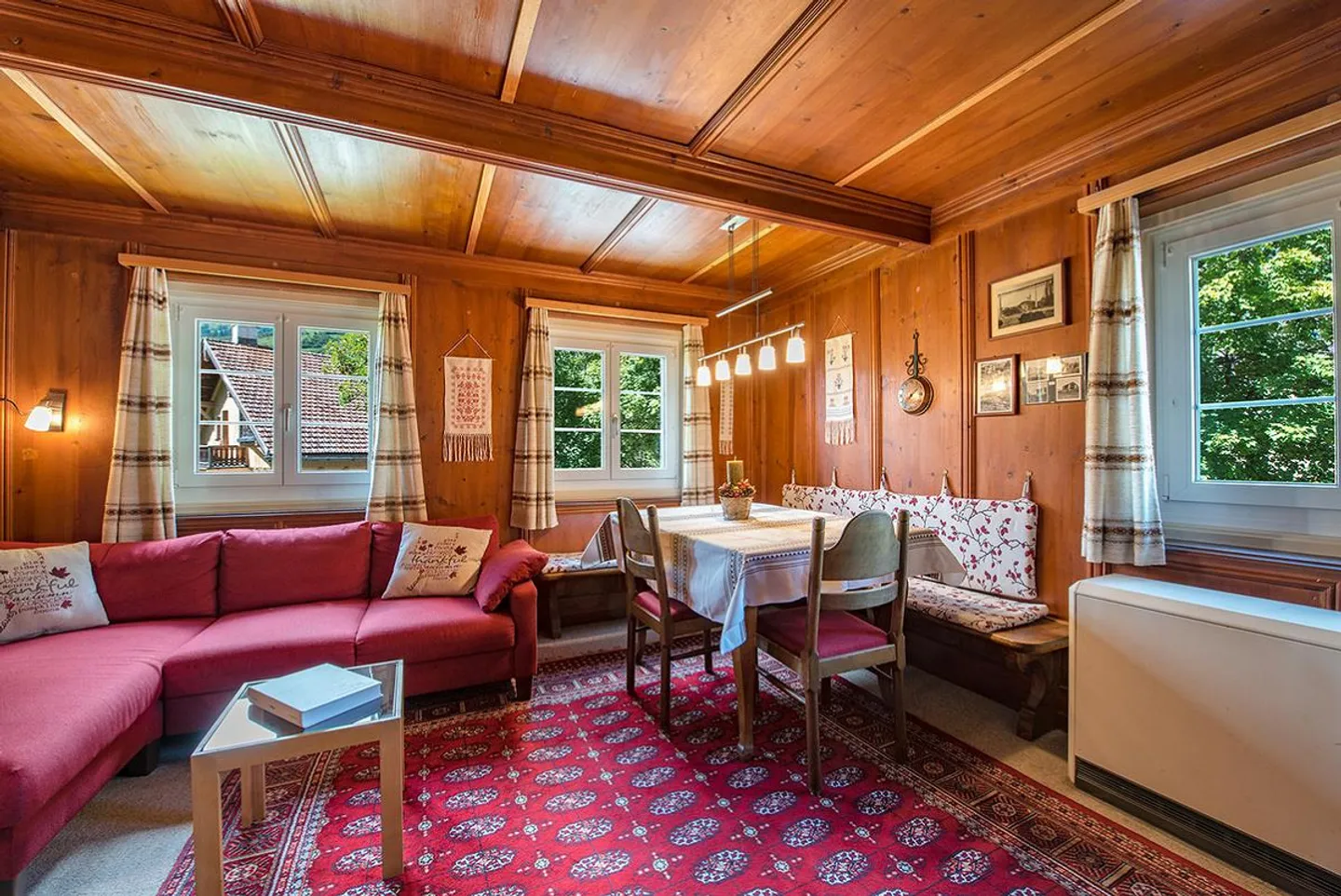 Maison engadine bien entretenue avec grange à foin à Scuol - Photo 3 sur 7