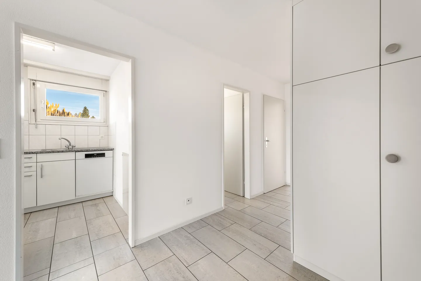 Maison multifamiliale avec 12 unités et garage - Photo 5 sur 9