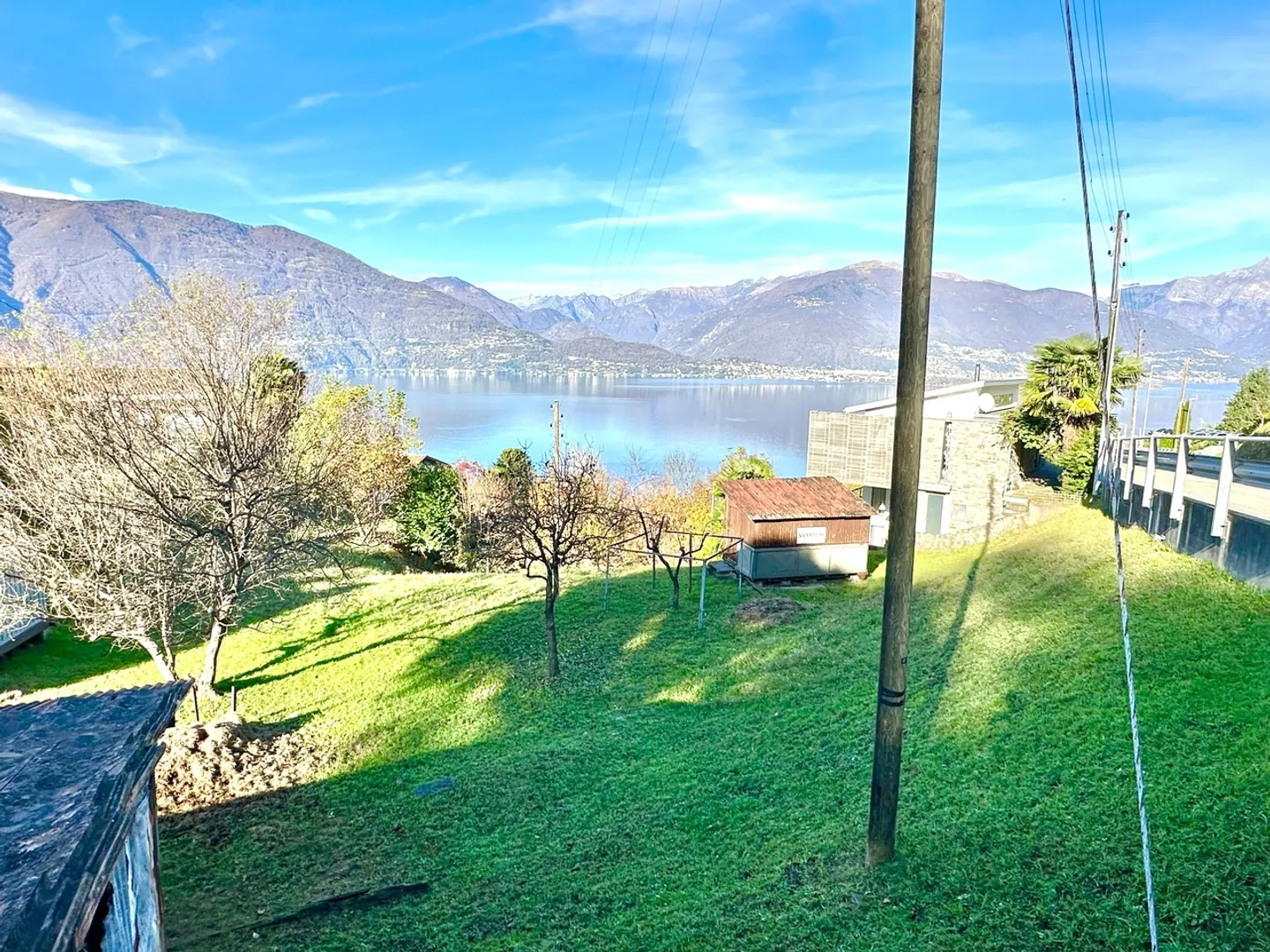 Votre maison de rêve : terrain vallonné avec vue imprenable sur le lac - Photo 1 sur 5