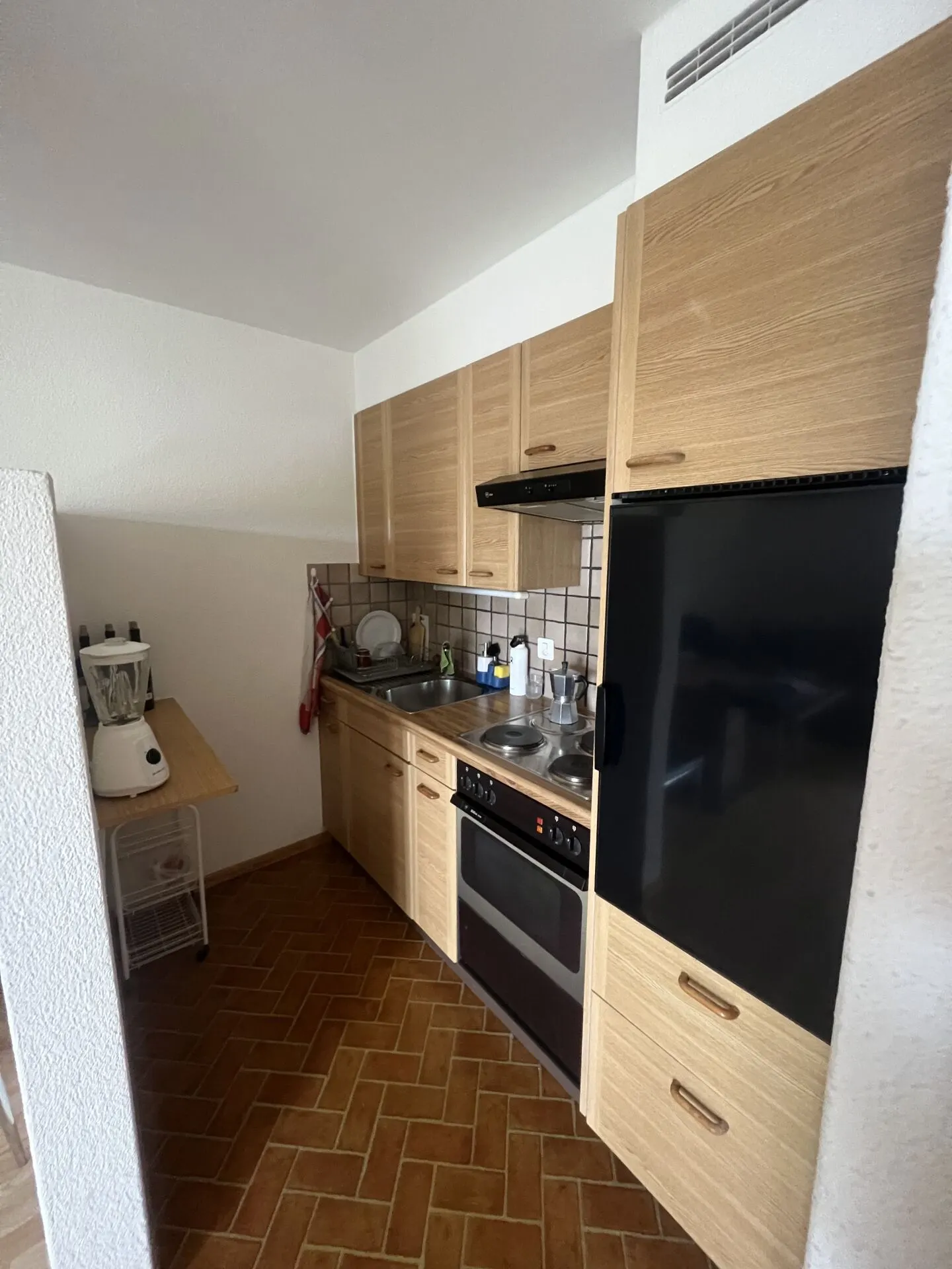 Sunny Single Apartment in Root - Photo 3 of 8