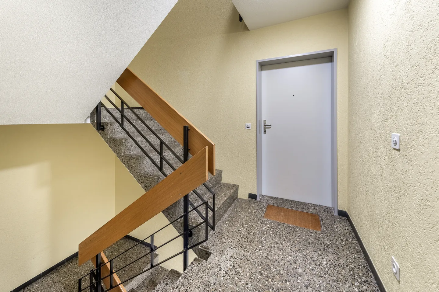 Maison multifamiliale avec 12 unités et garage - Photo 9 sur 9