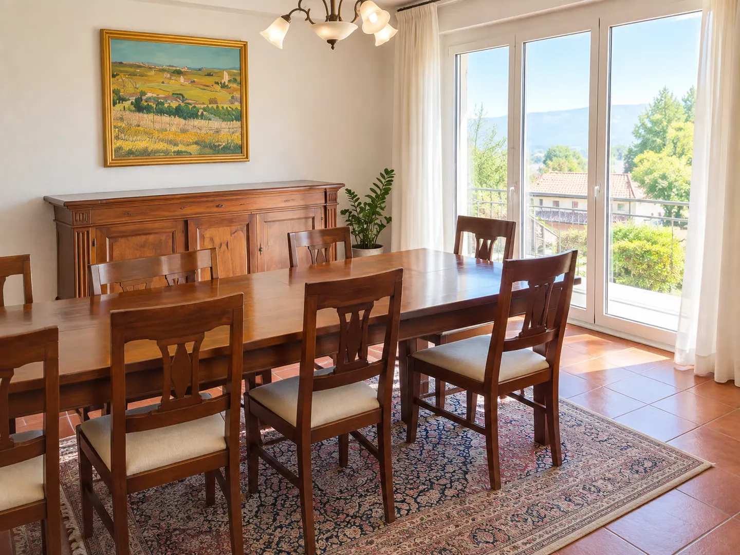 Einfamilienhaus mit großen Räumen, Garten und offener Aussicht auf die Berge - Foto 10 von 40