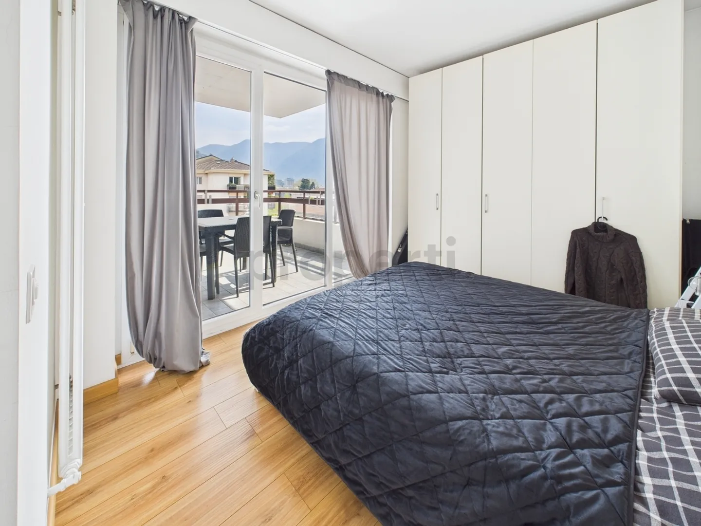 LUGANO-MOLINO NUOVO Appartement penthouse de 2,5 pièces confortable avec terrasse privée - excellent investissement - Photo 6 sur 11
