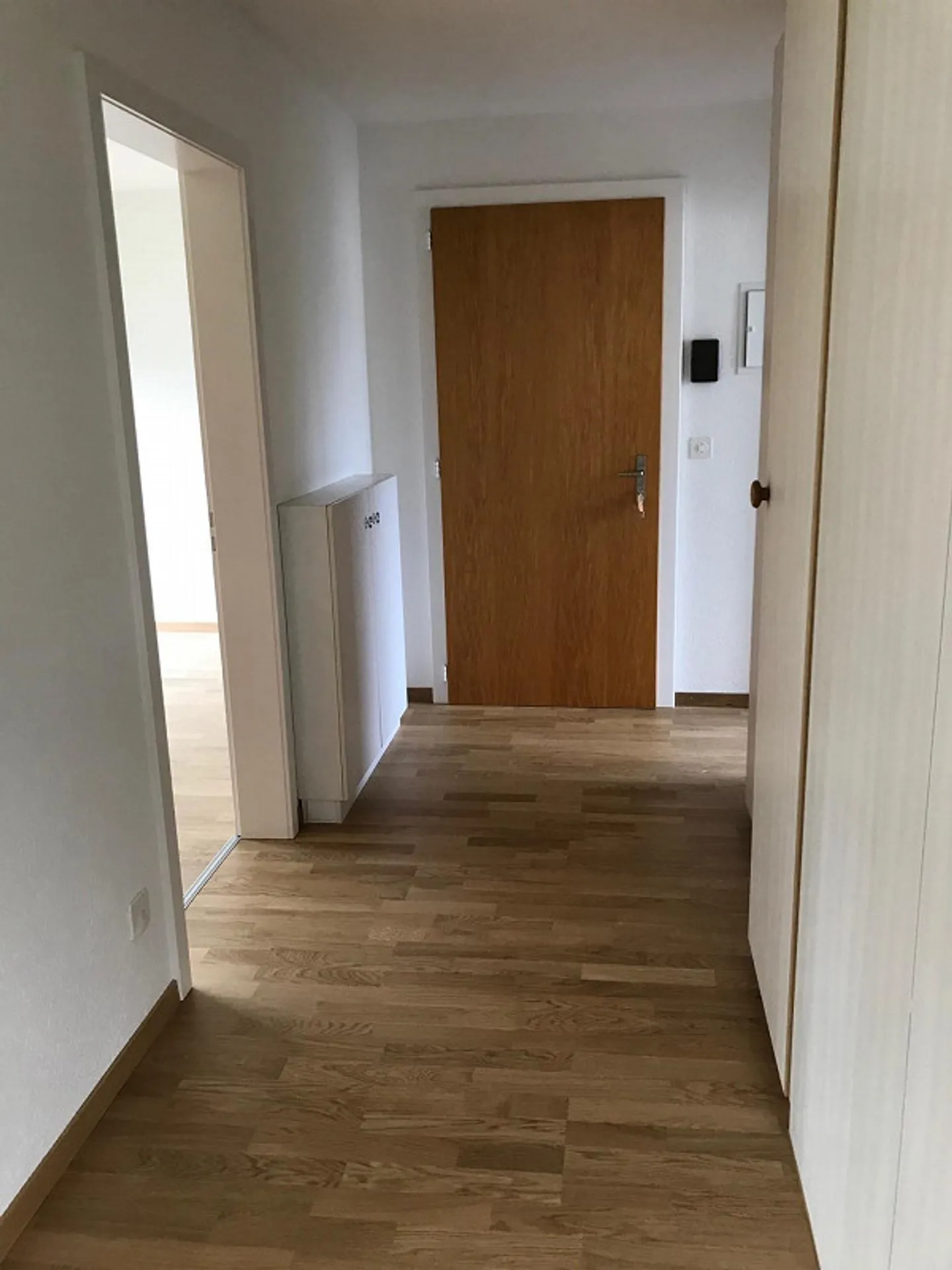 Appartamento soleggiato di 3,5 stanze con balcone a Köniz - Foto 3 di 12