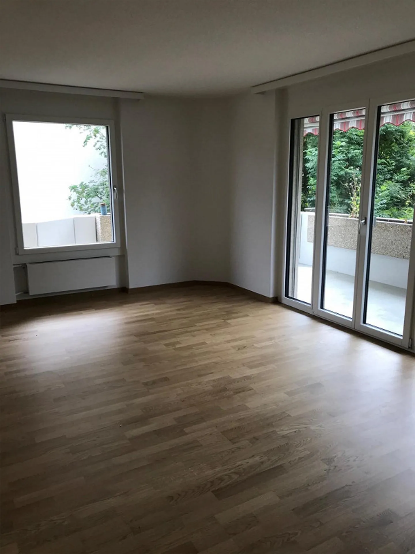 Appartamento soleggiato di 3,5 stanze con balcone a Köniz - Foto 7 di 12