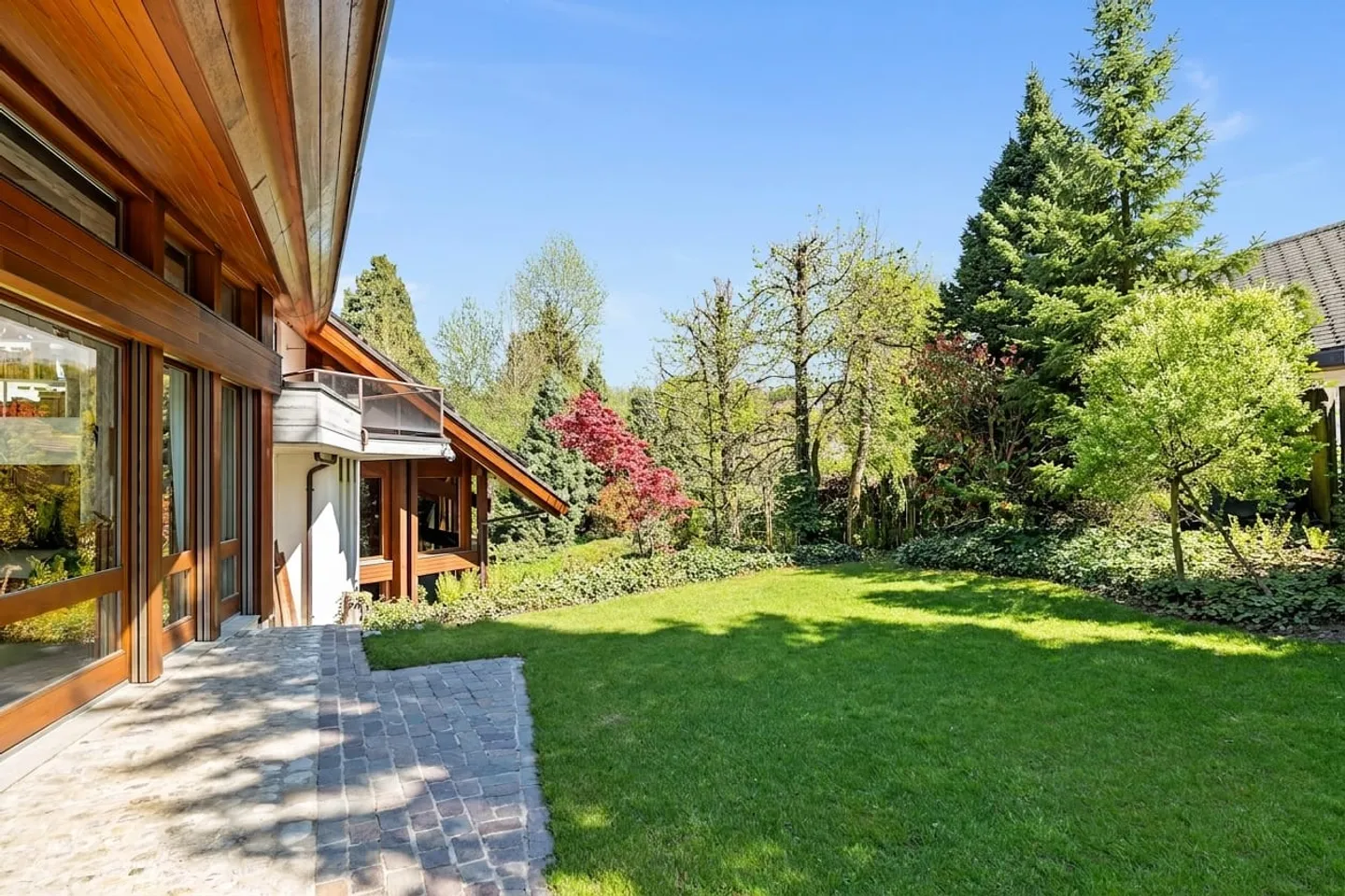 Elegant 7-Room Villa in Langenthal - Photo 9 of 11