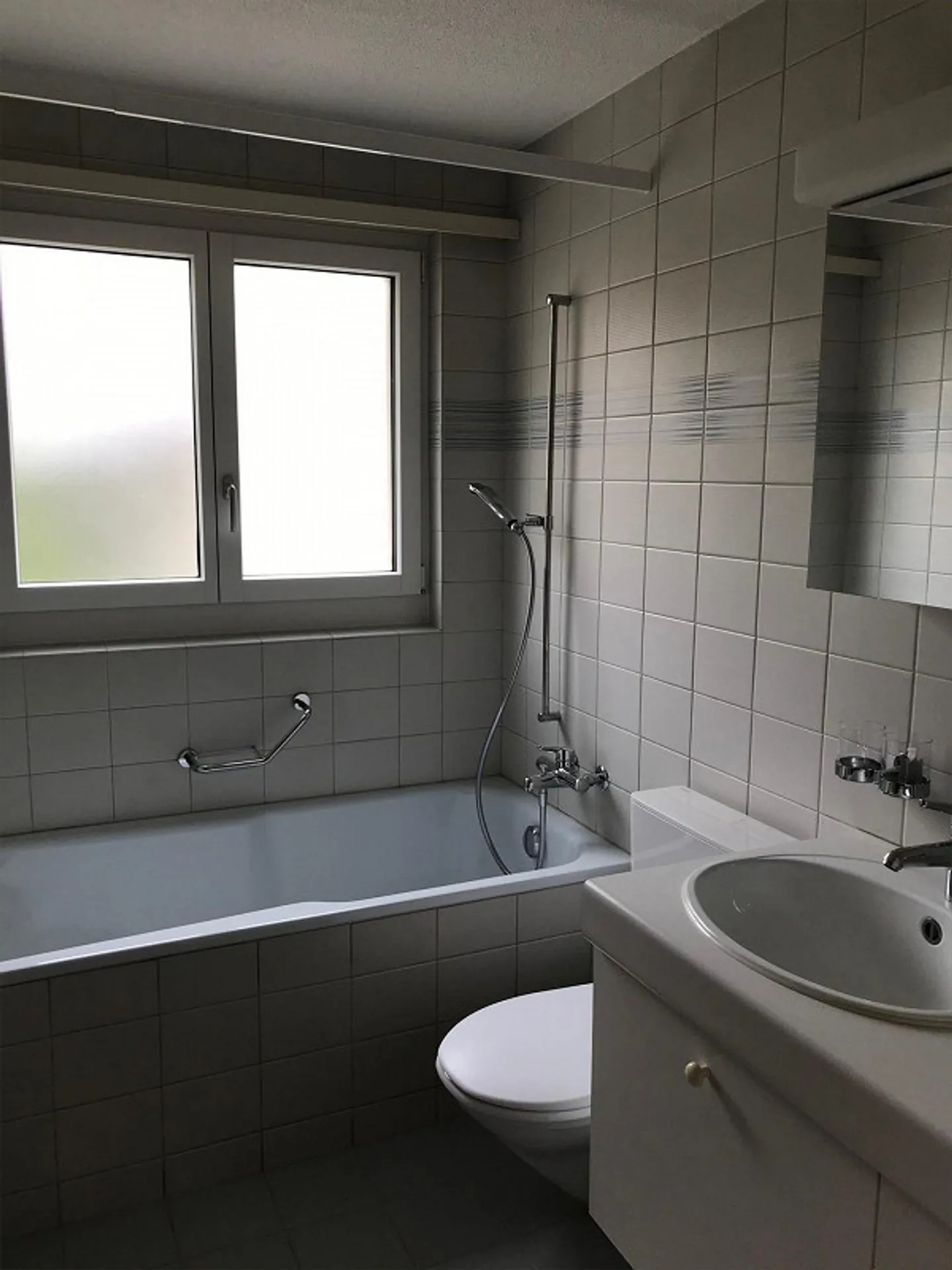 Appartamento soleggiato di 3,5 stanze con balcone a Köniz - Foto 10 di 12