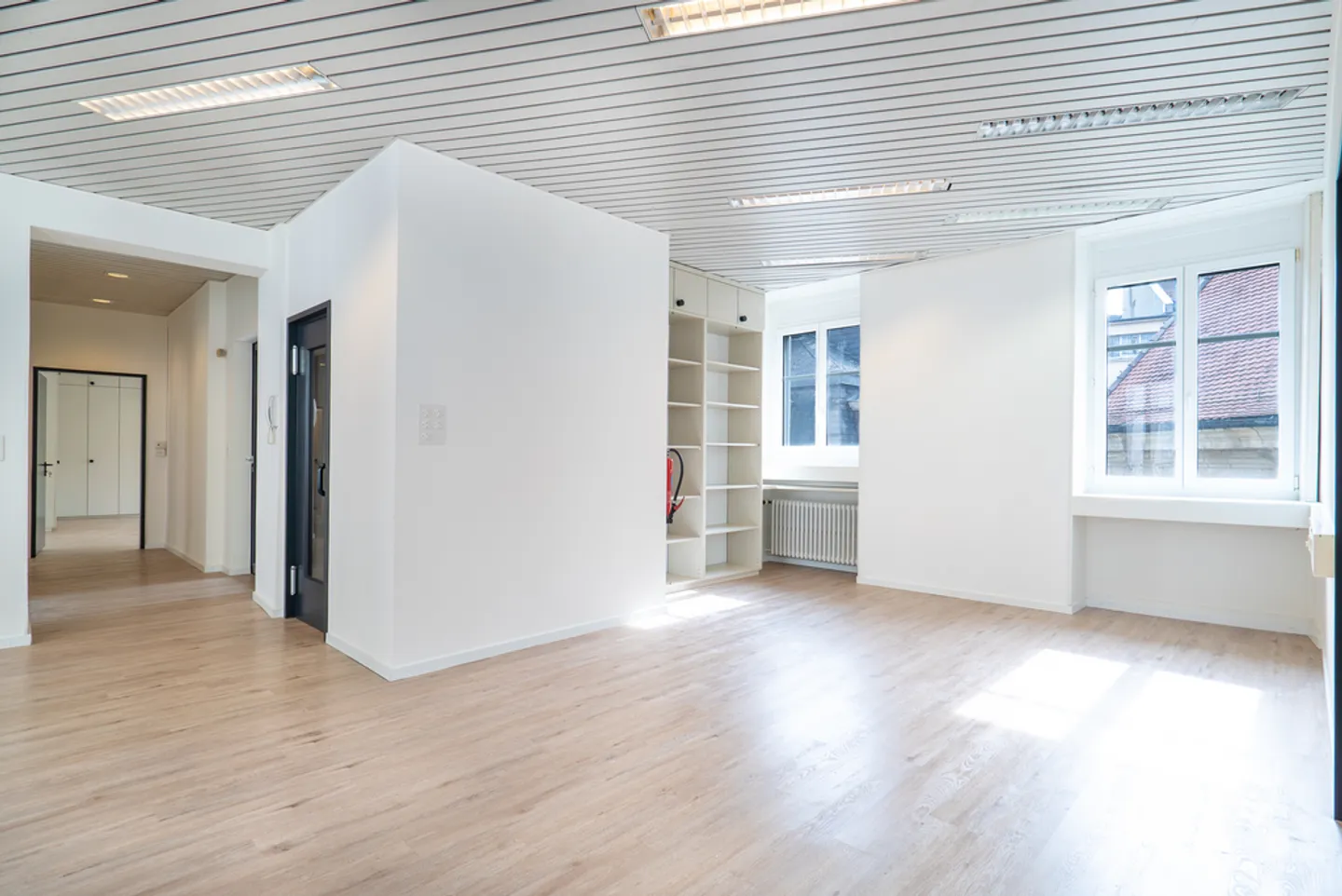 Spacious Office Near St-Laurent - Photo 4 of 11