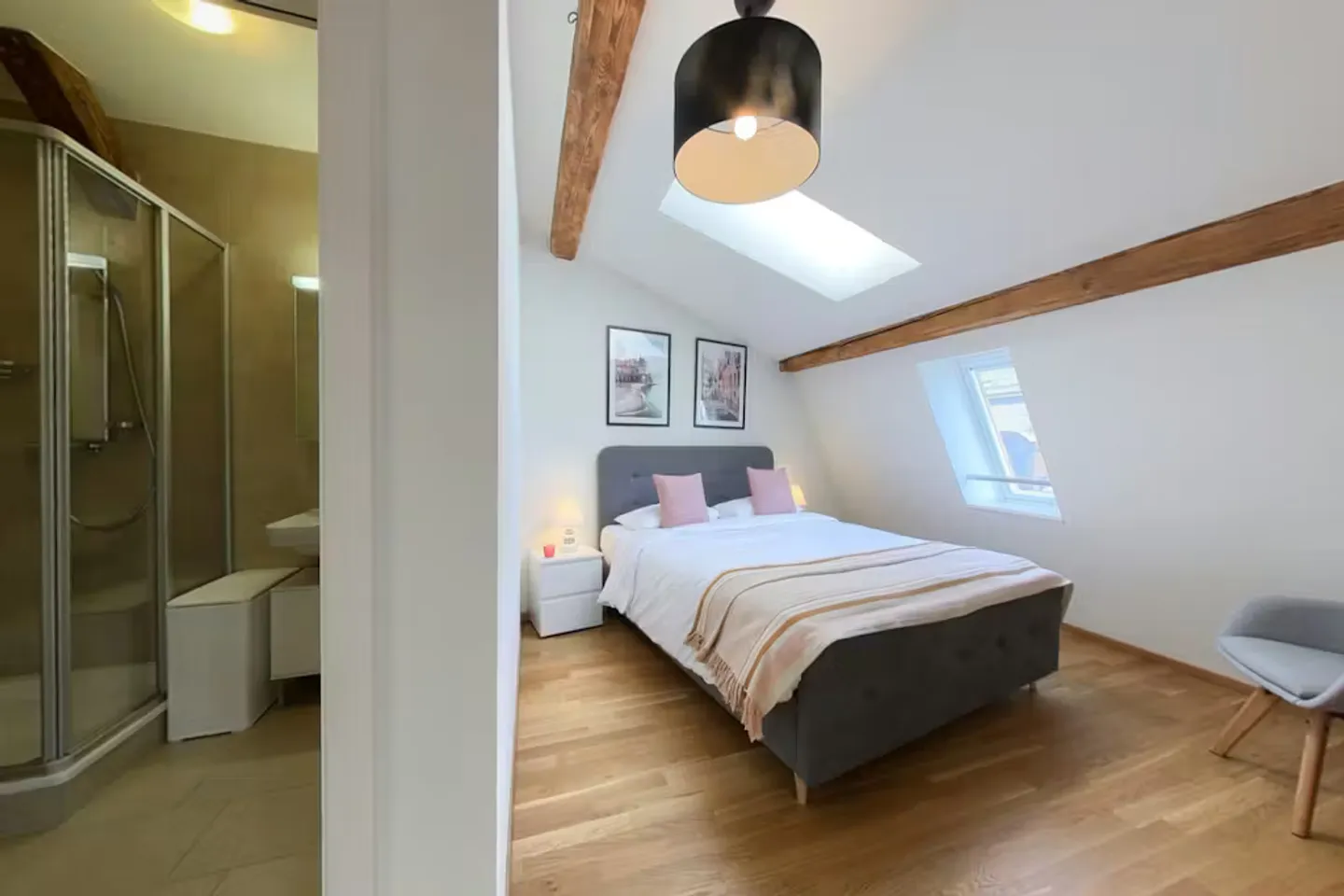 Stunning 3-Bedroom Apartment - Photo 5 of 10