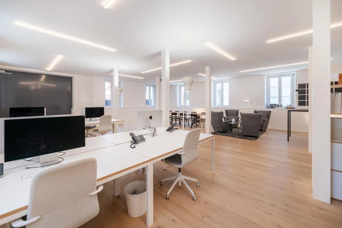 Commencez maintenant : espace commercial attrayant au rez-de-chaussée - Photo 3 sur 13