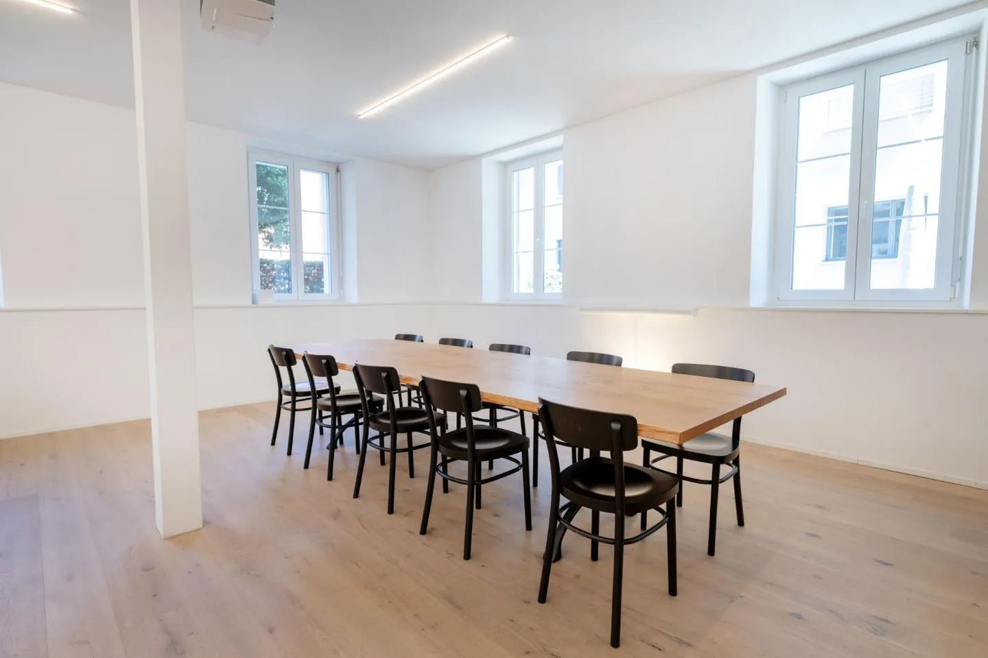 Commencez maintenant : espace commercial attrayant au rez-de-chaussée - Photo 5 sur 13