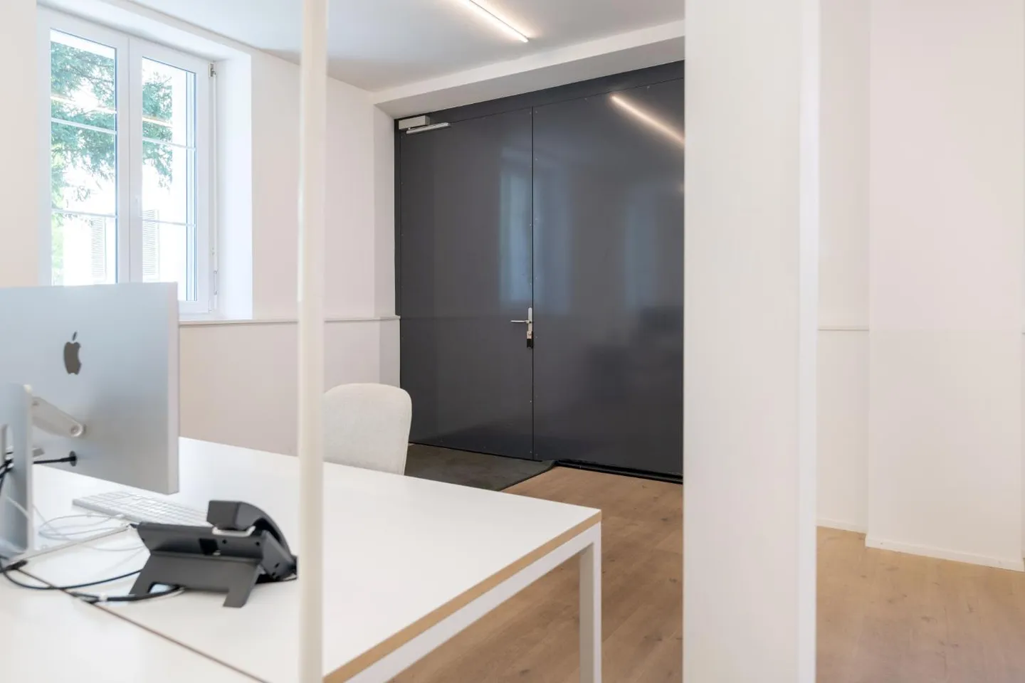 Commencez maintenant : espace commercial attrayant au rez-de-chaussée - Photo 7 sur 13