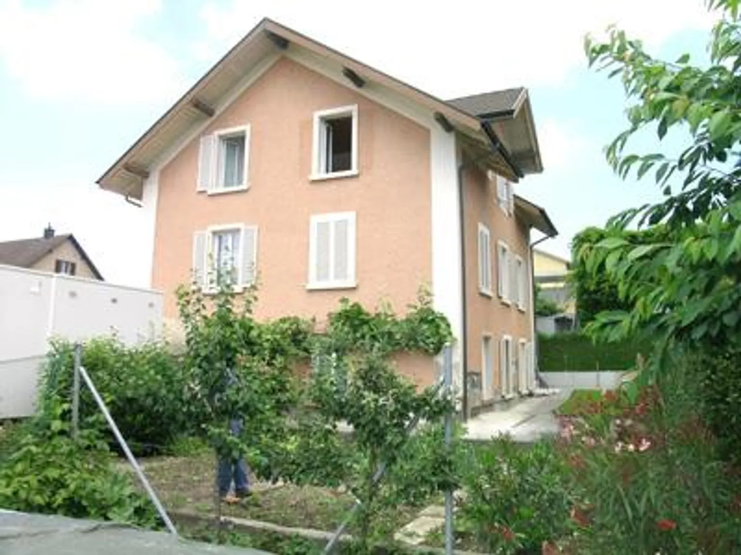 Charmante Wohnung in 2-Familienhaus - Foto 1 von 7