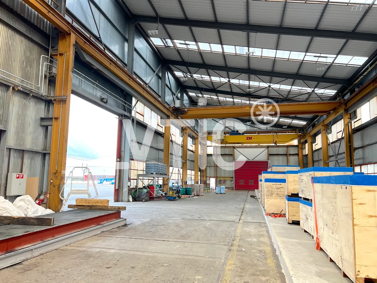 Capannoni, magazzini, laboratori di 15.000 m2 divisibili in affitto ad Aigle - Foto 6 di 26