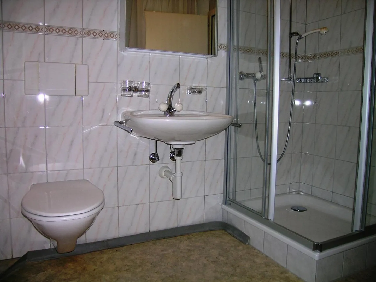 Charmante Wohnung in 2-Familienhaus - Foto 4 von 7