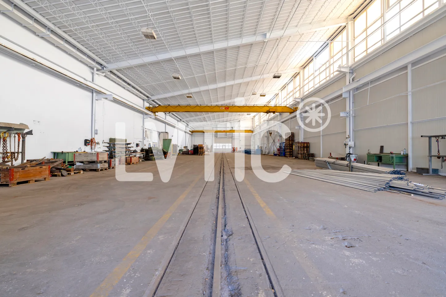 Capannoni, magazzini, laboratori di 15.000 m2 divisibili in affitto ad Aigle - Foto 13 di 26