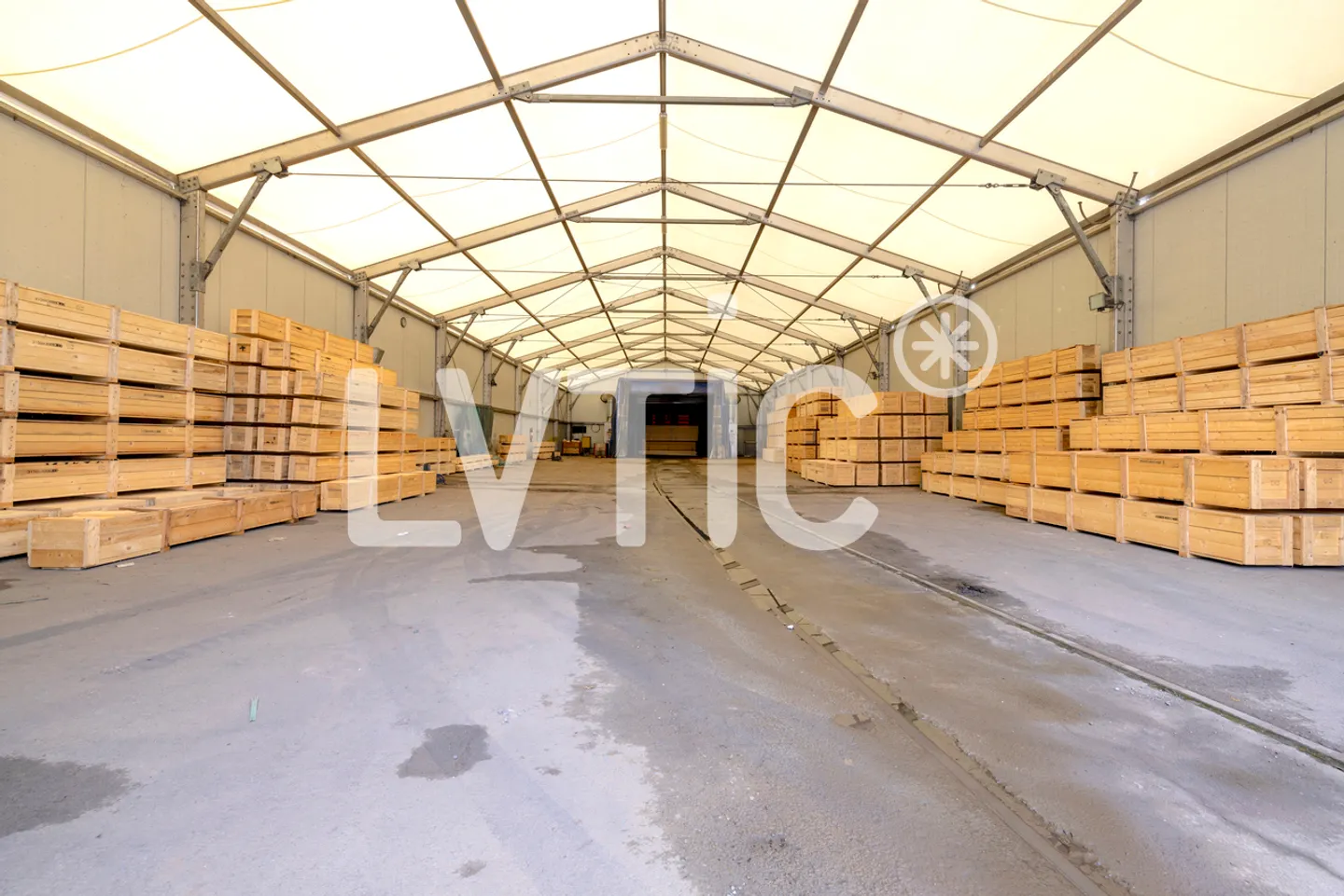 Capannoni, magazzini, laboratori di 15.000 m2 divisibili in affitto ad Aigle - Foto 17 di 26