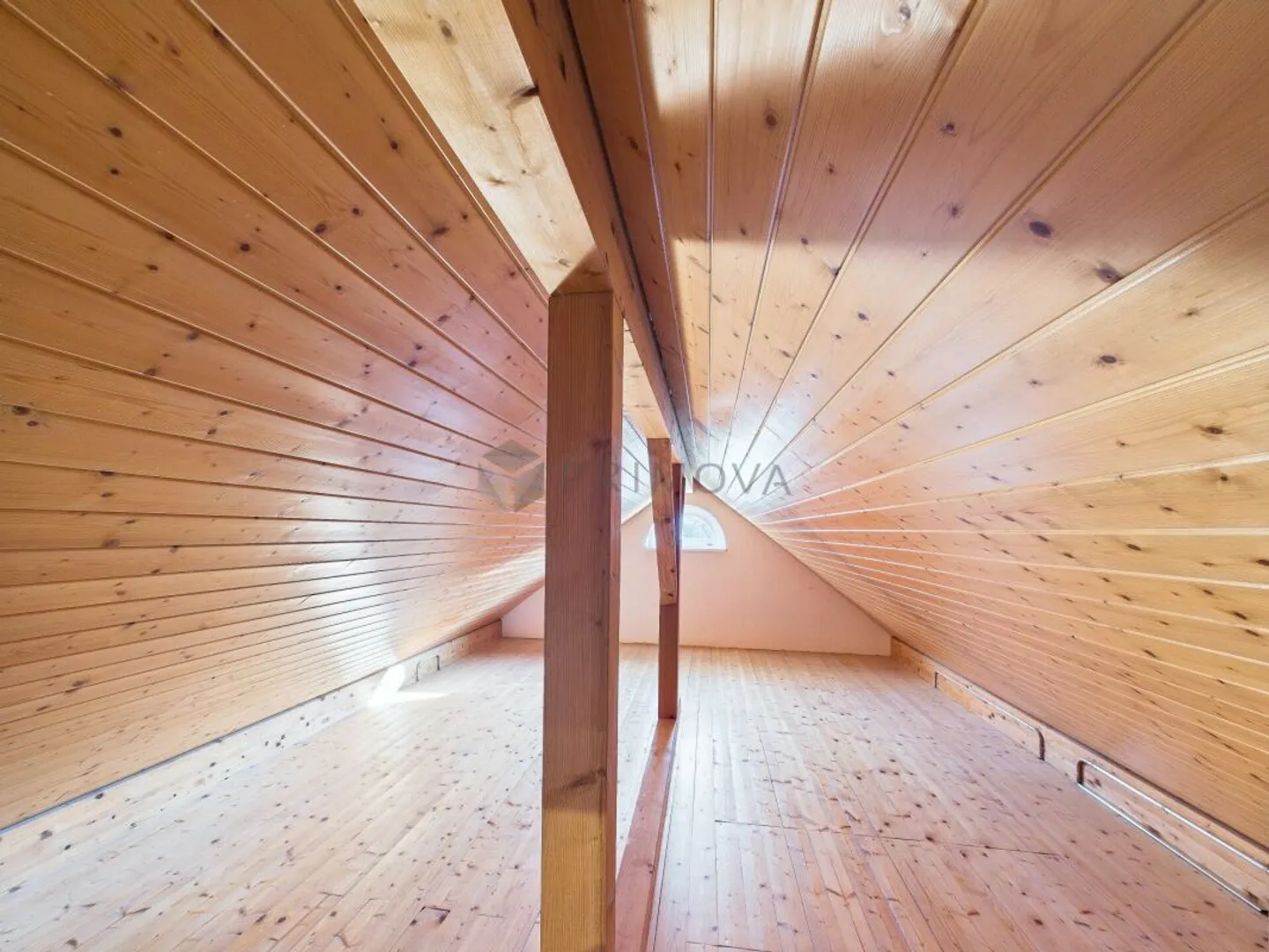 Maisonette da sogno spaziosa cerca un nuovo proprietario! - Foto 9 di 12