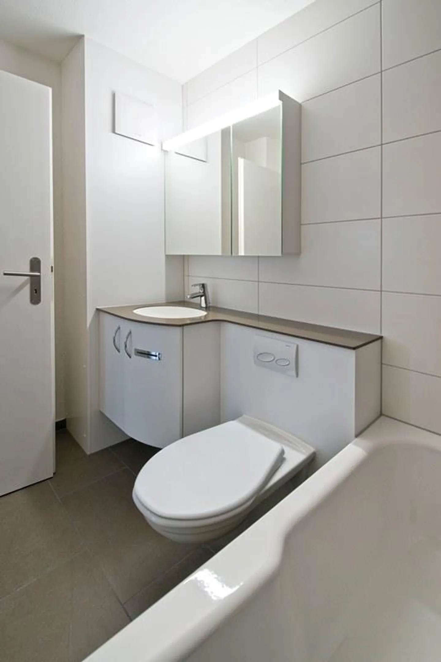 Rent without deposit - Benefit now! - Photo 6 of 8