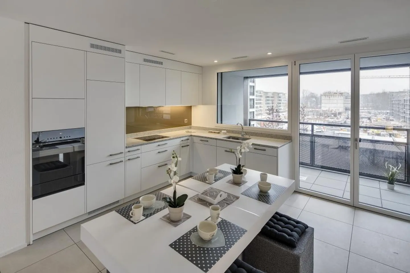 Appartamento moderno ed elegante di 3,5 locali nel cuore di Glattpark - posizione tranquilla - Foto 3 di 12