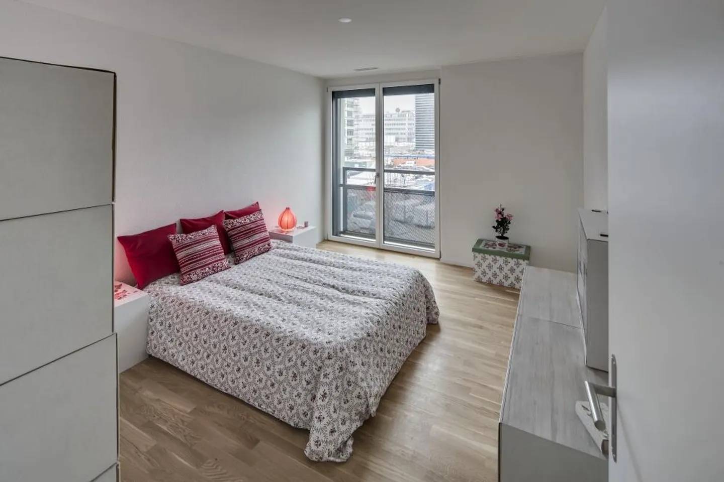 Appartamento moderno ed elegante di 3,5 locali nel cuore di Glattpark - posizione tranquilla - Foto 5 di 12