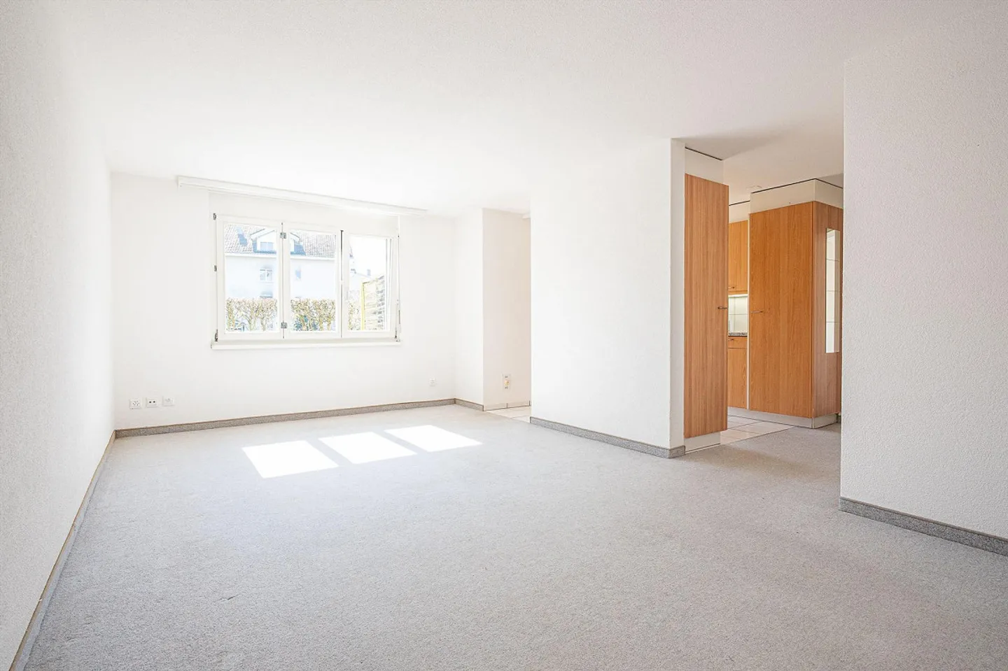 Helle 2.5-Zimmer-Gartenwohnung mit Sitzplatz in Toffen - Foto 1 von 13