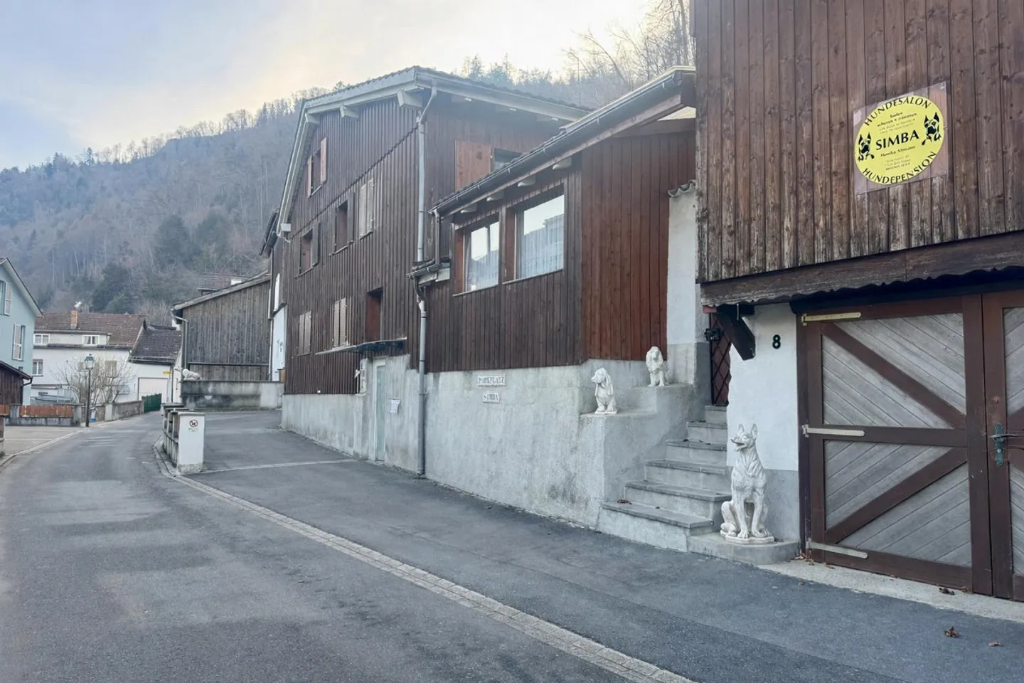 Sale of development area with existing buildings - Photo 3 of 11