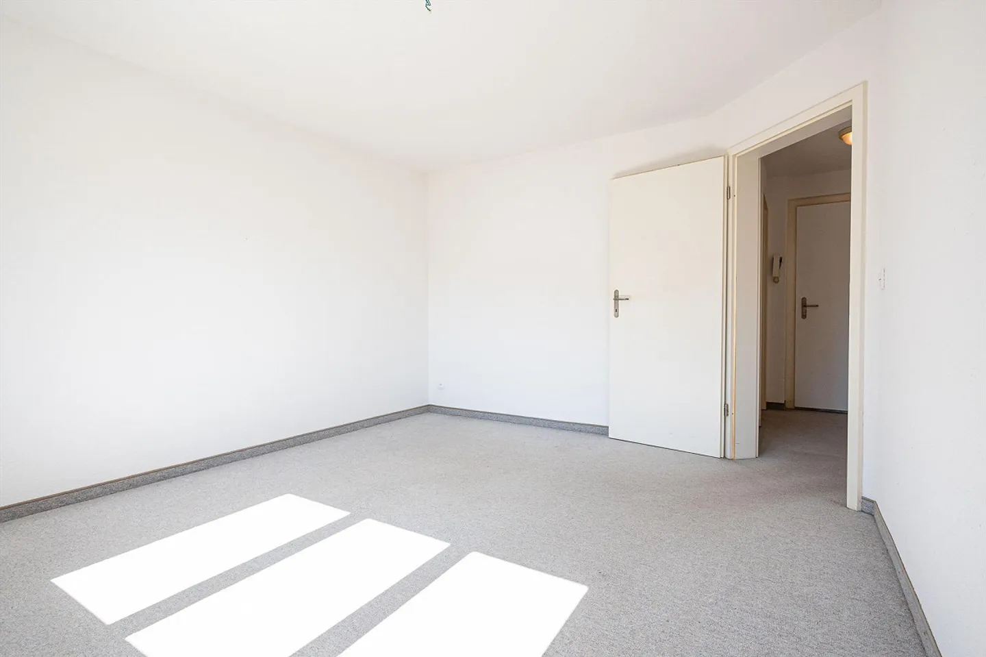 Helle 2.5-Zimmer-Gartenwohnung mit Sitzplatz in Toffen - Foto 9 von 13