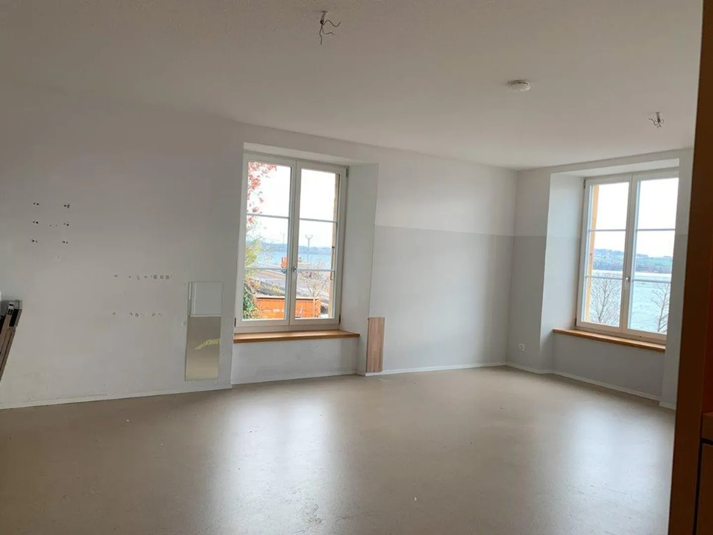 Spazi per uffici luminosi sul lago di Bienne, ideali anche come studi professionali - Foto 10 di 15