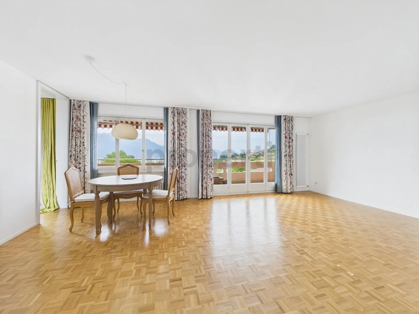 Helles 3,5-Zimmer-Apartment mit atemberaubendem Seeblick in Chexbres - Foto 5 von 13