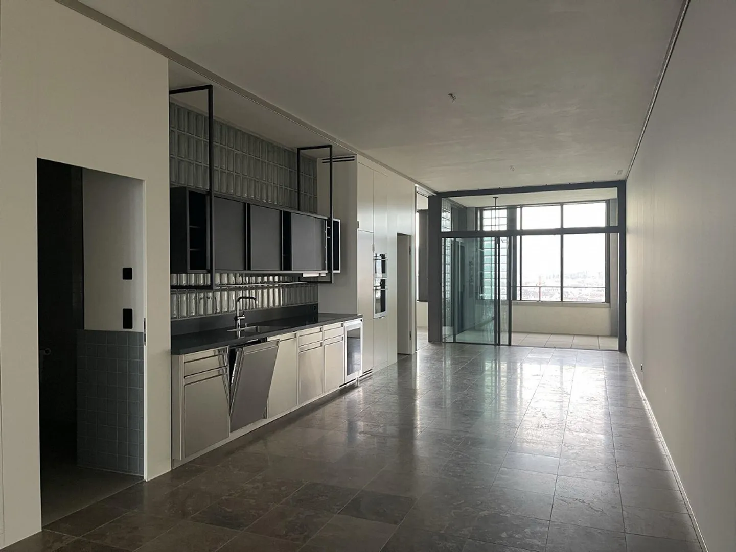 Europaallee - Top view over the rooftops of Zurich - Photo 5 of 13