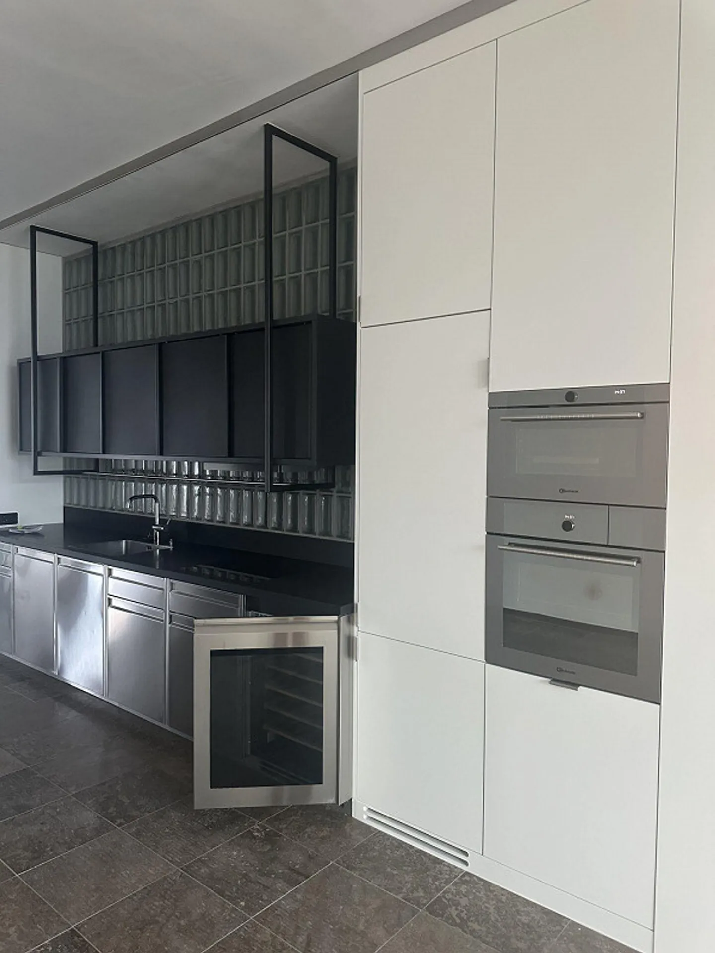 Europaallee - Top view over the rooftops of Zurich - Photo 6 of 13