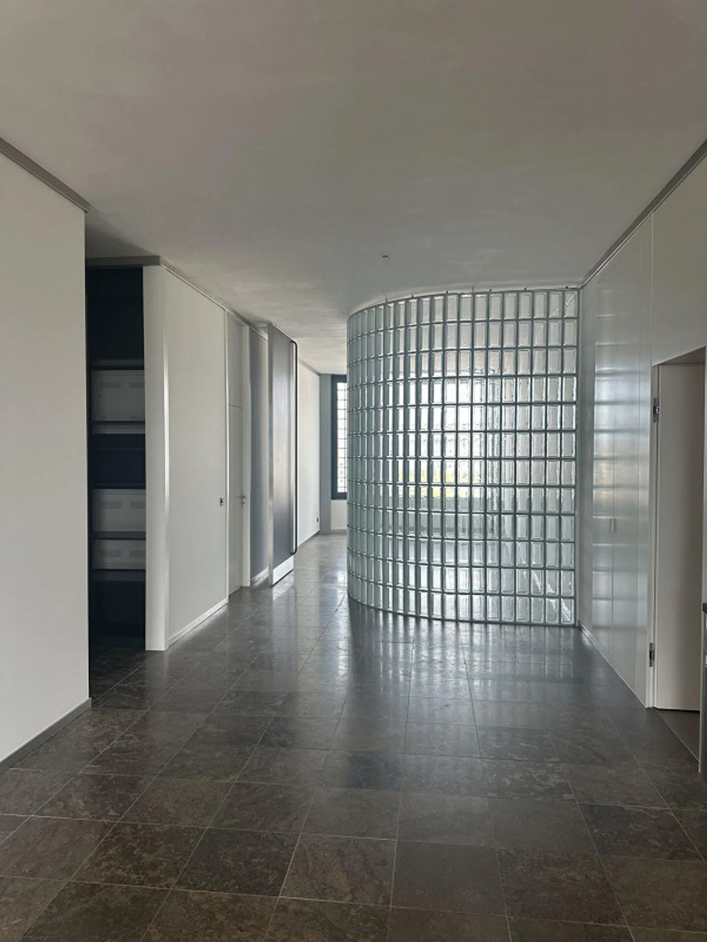 Europaallee - Top view over the rooftops of Zurich - Photo 10 of 13