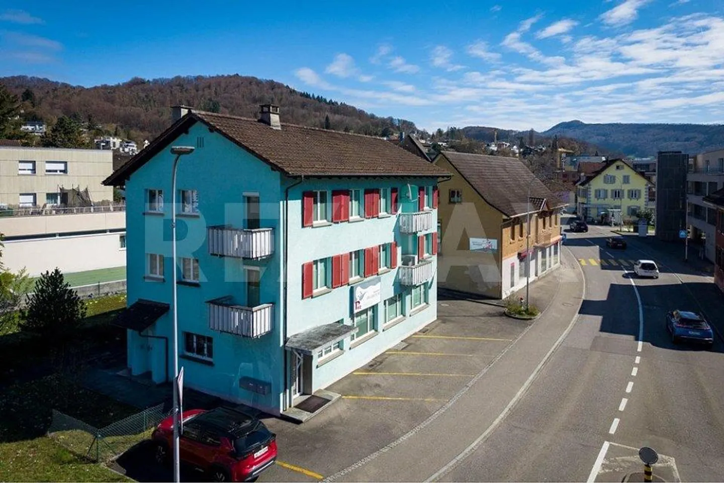 Affascinante casa plurifamiliare a Nussbaumen AG - Foto 2 di 13