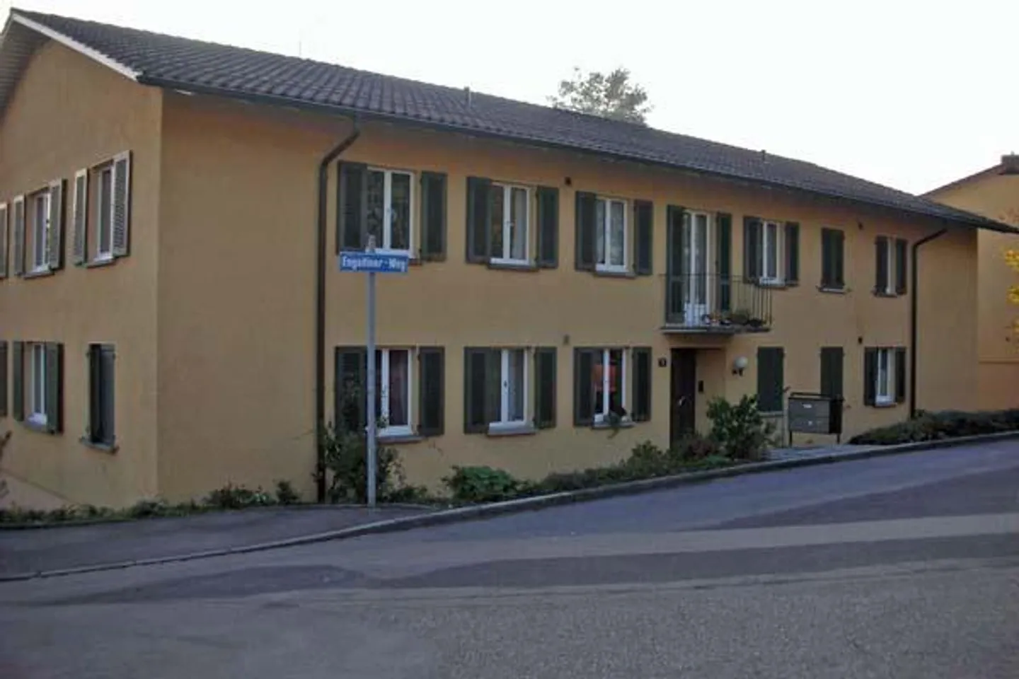 In Zürich-Höngg in a quiet location - limited until 30.09.2027! - Photo 3 of 10