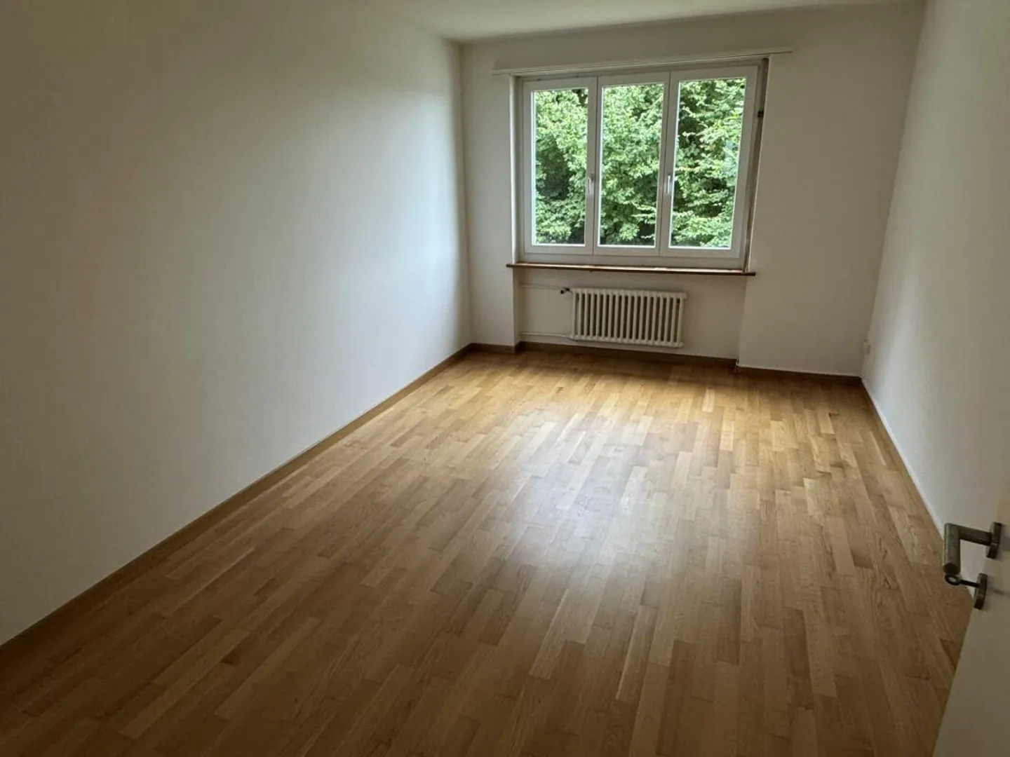 Appartement spacieux de 3,5 pièces avec vue - Photo 4 sur 8