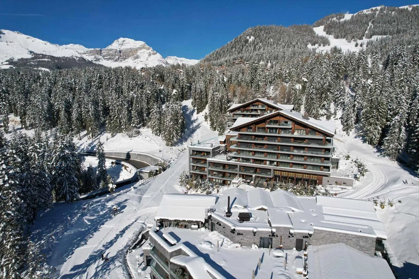 Appartamento di lusso esclusivo con 5 camere al 3° piano - Foto 4 di 5