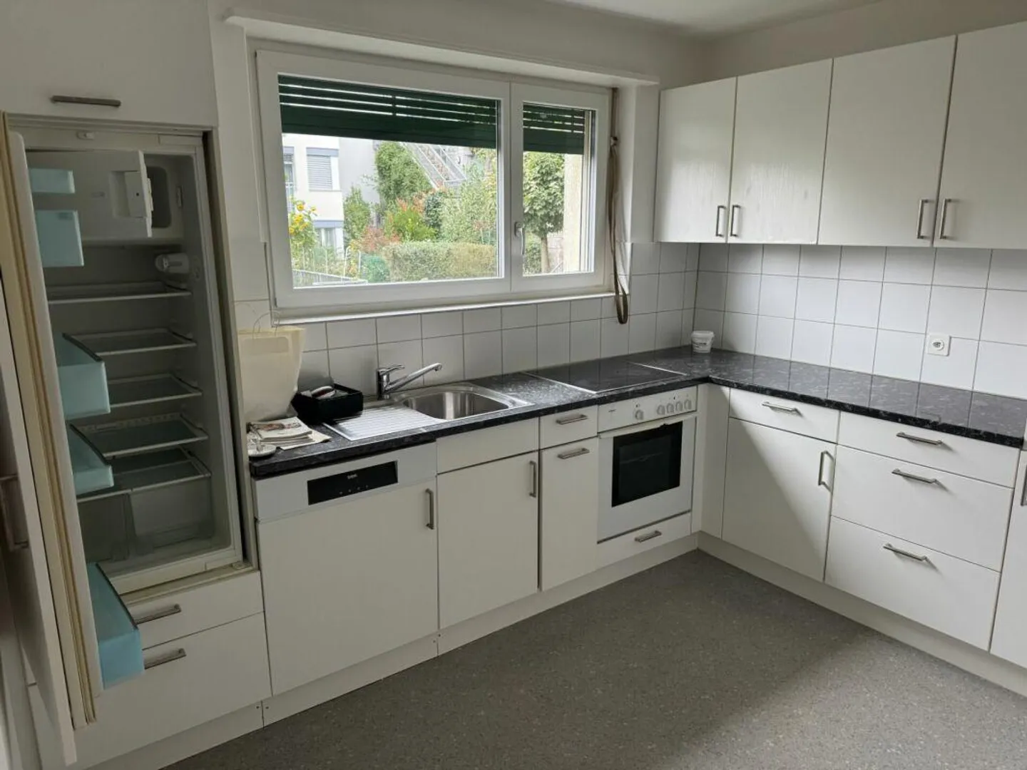 Appartement spacieux de 3,5 pièces avec vue - Photo 8 sur 8