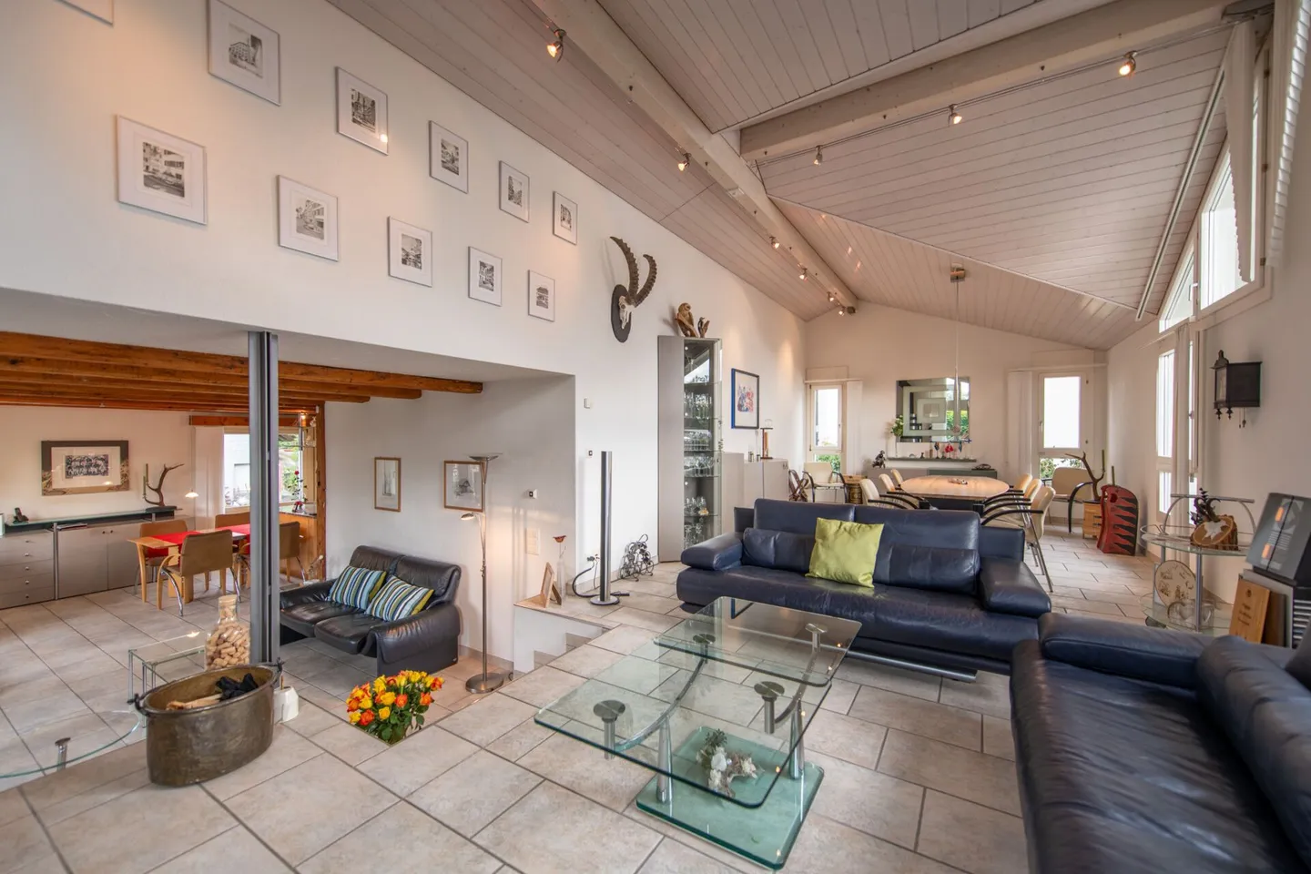 Vivere & Rilassarsi: Ampia Casa Unifamiliare con Oasi di Benessere - Foto 2 di 31
