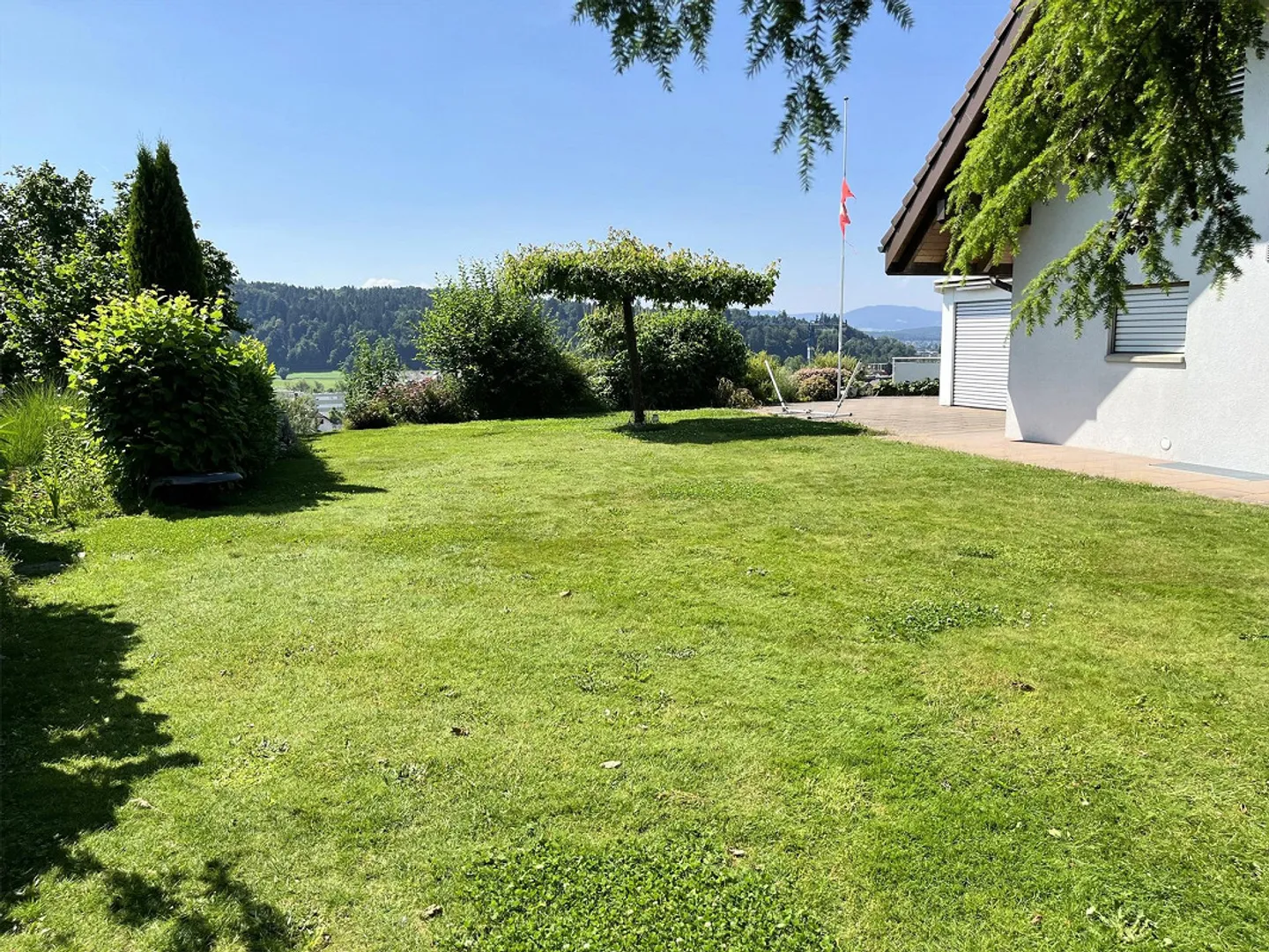 Exclusive Living with a View – Your New Home in a Panoramic Location - Photo 3 of 18